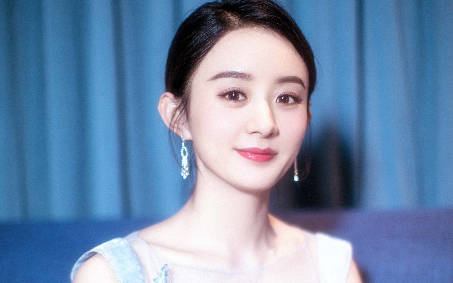 利物浦客场战胜阿斯顿维拉,英超卫冕梦想闪现,利物浦对阿斯顿维拉直播